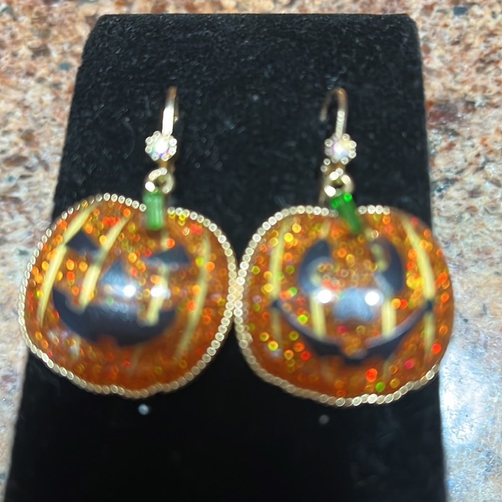 BETSEY JOHNSON HALLOWEEN 🎃 EARRINGS.            JACK O LANTERNs
